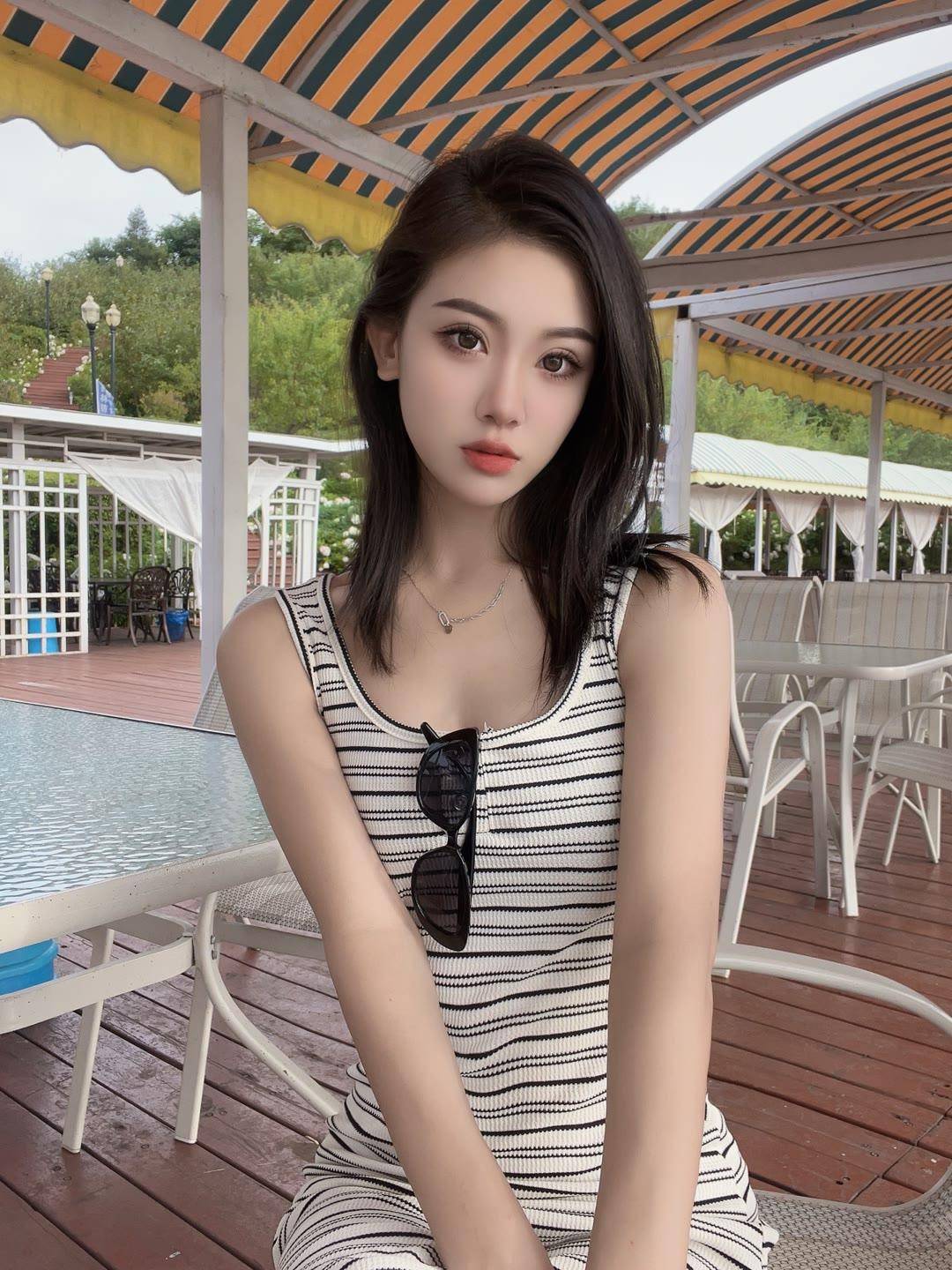 m.jpg